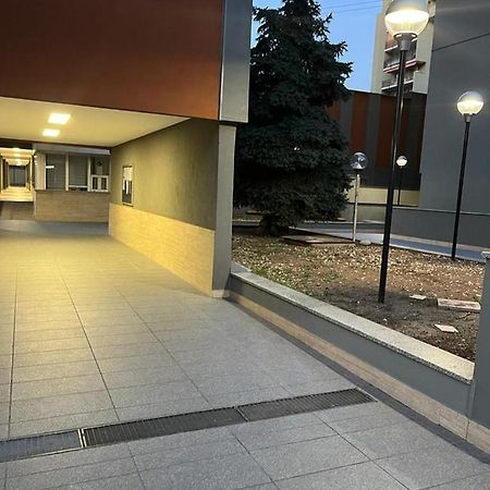 Einaudi Apartment Cologno Monzese Exteriör bild