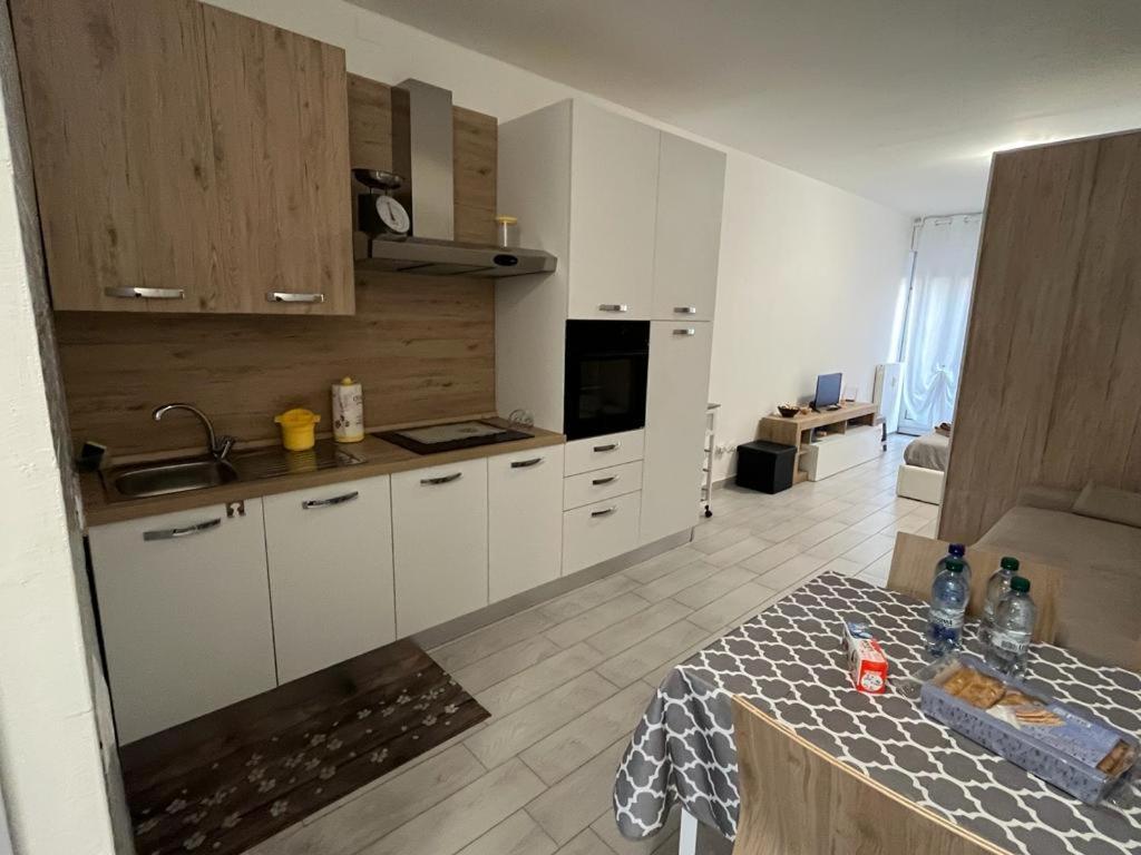 Einaudi Apartment Cologno Monzese Exteriör bild