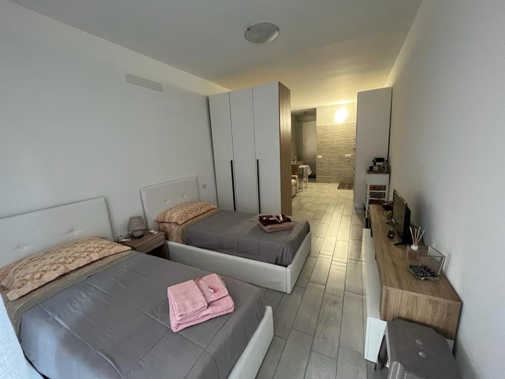 Einaudi Apartment Cologno Monzese Exteriör bild